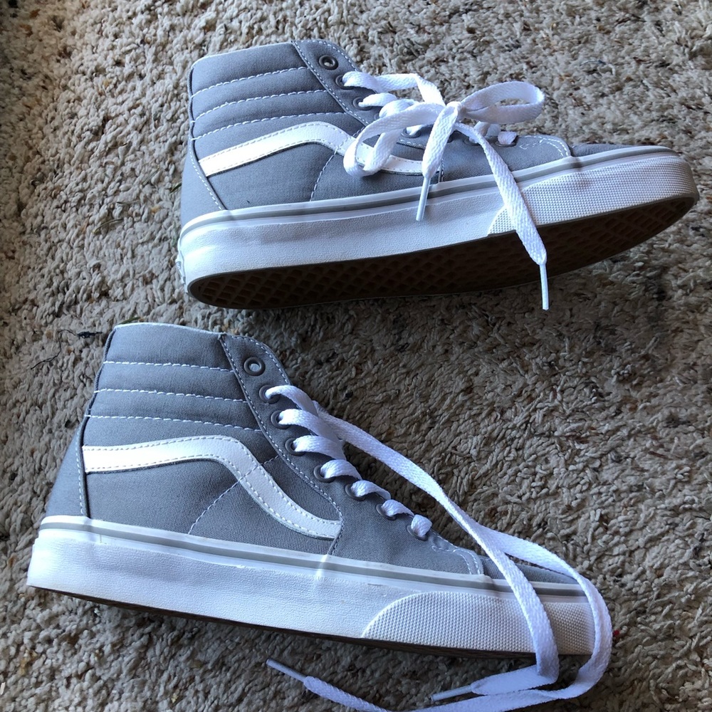 Sk8-high women’s vans in gray size 7.5